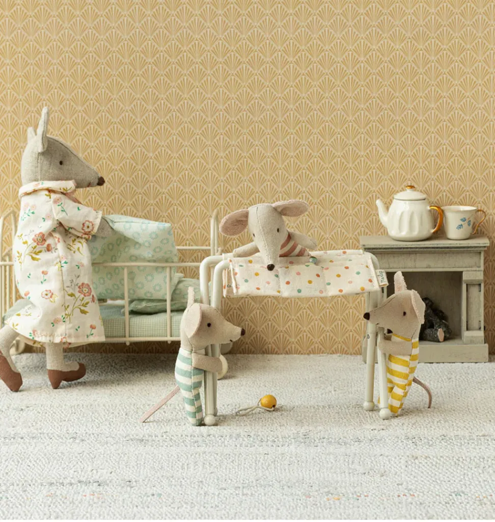 Maileg Kinderzimmertisch für die Babymäuse / gebrochenes Weiß- Puppenmöbel Und Zubehör|Puppenhaus Und Mäusehaus
